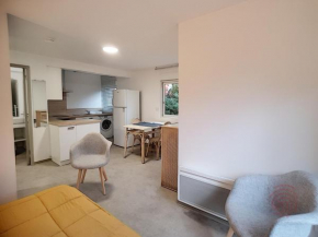 Studio rénové avec terrasse, proche des Thermes et du centre ville, Lamalou-les-Bains - FR-1-451-61